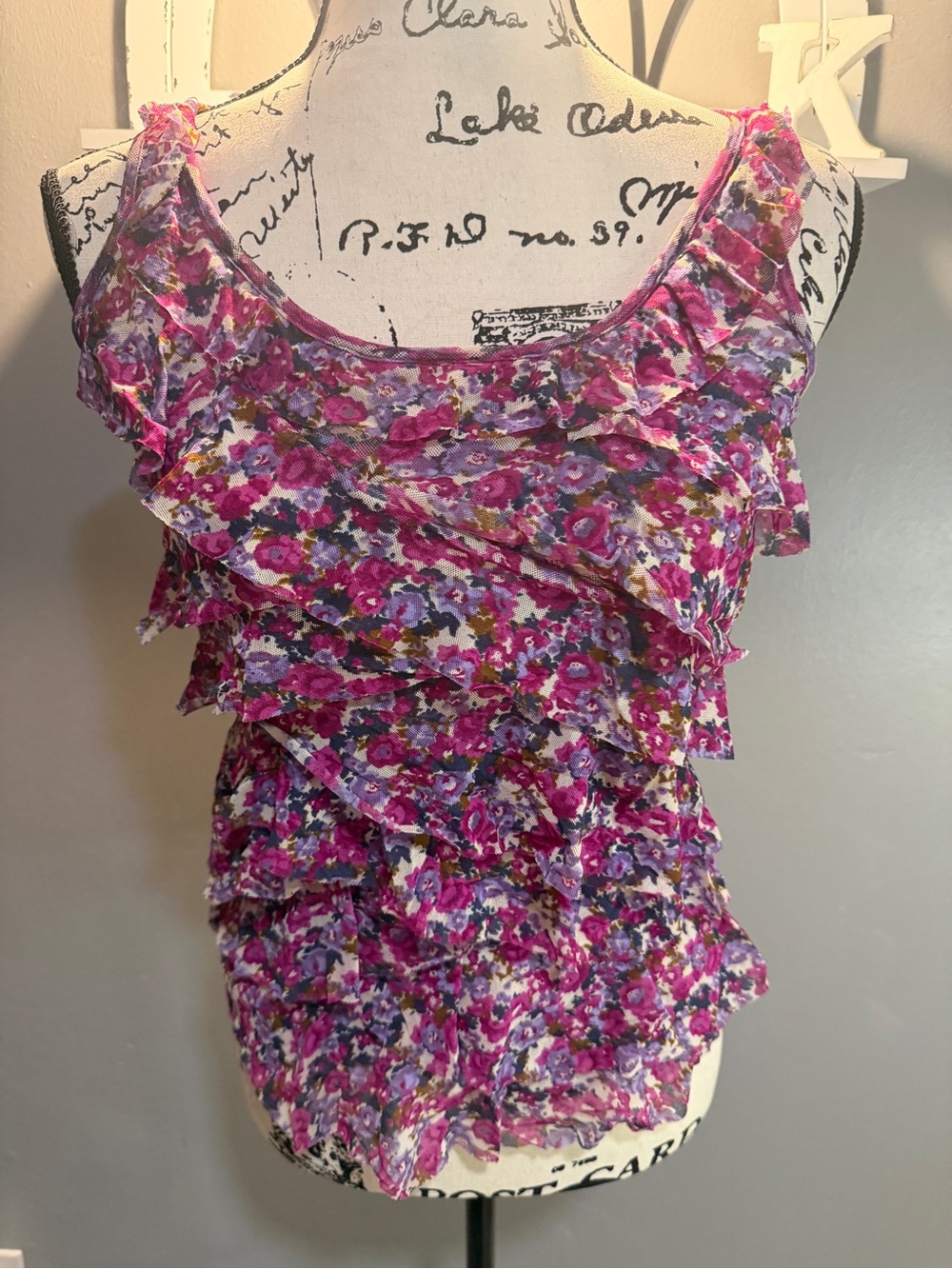EXPRESS PINK FLORAL RUFFLE BLOUSE SZ XS